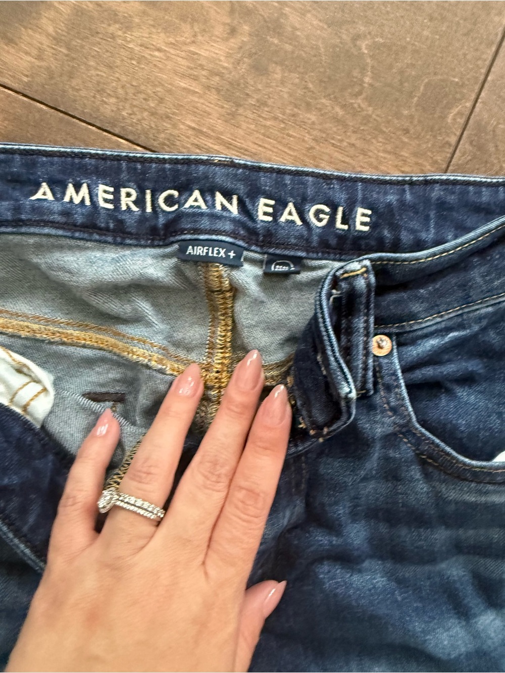 American Eagle Classic Blue Denim Jeans - Picture 2 of 3